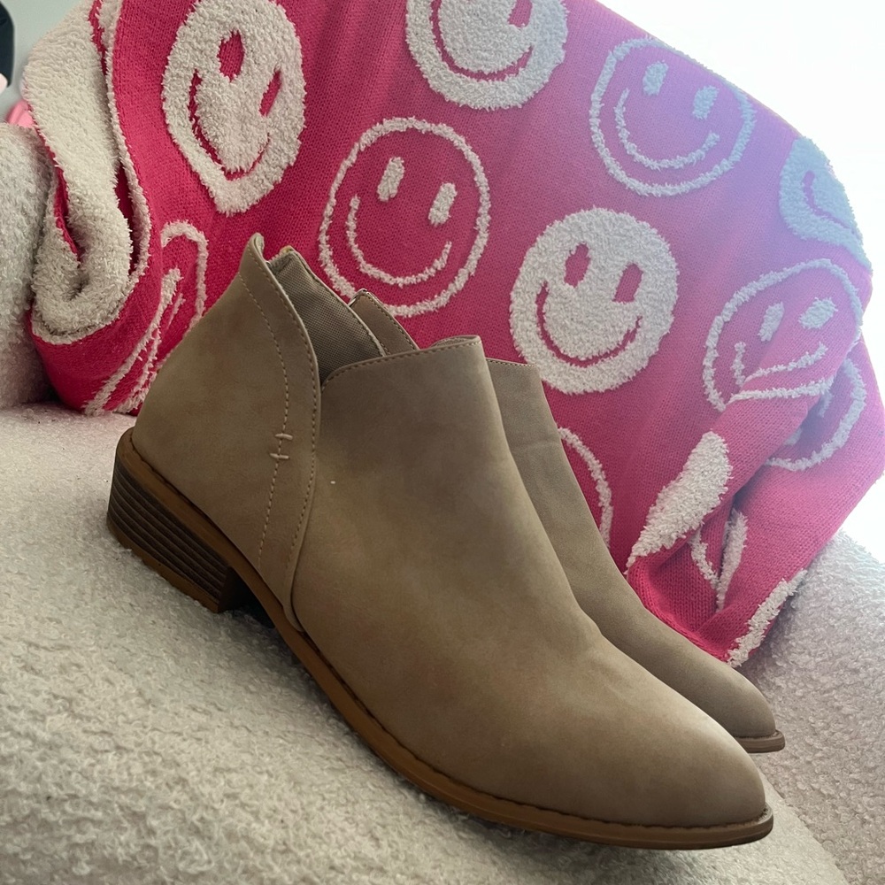 Women's Tan Ankle Boots